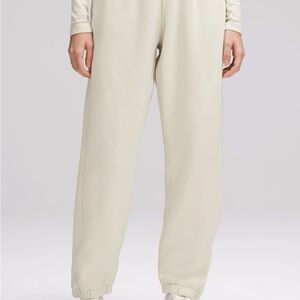Lululemon x Peloton Scuba Mid-Rise Oversized Jogger L size Bone color NWT